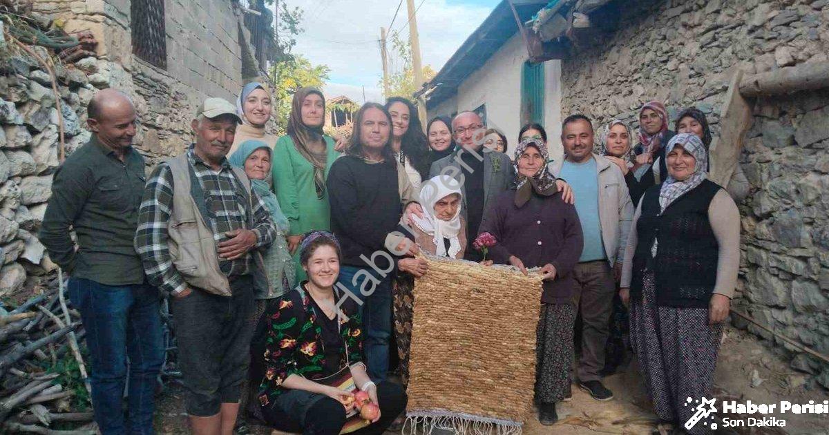 "Anadolu'da Eşi Yok: Çal'da Mısır Kapçığı Dokuma Sanatı Keşfedildi" başlıklı haber için fotorealisti