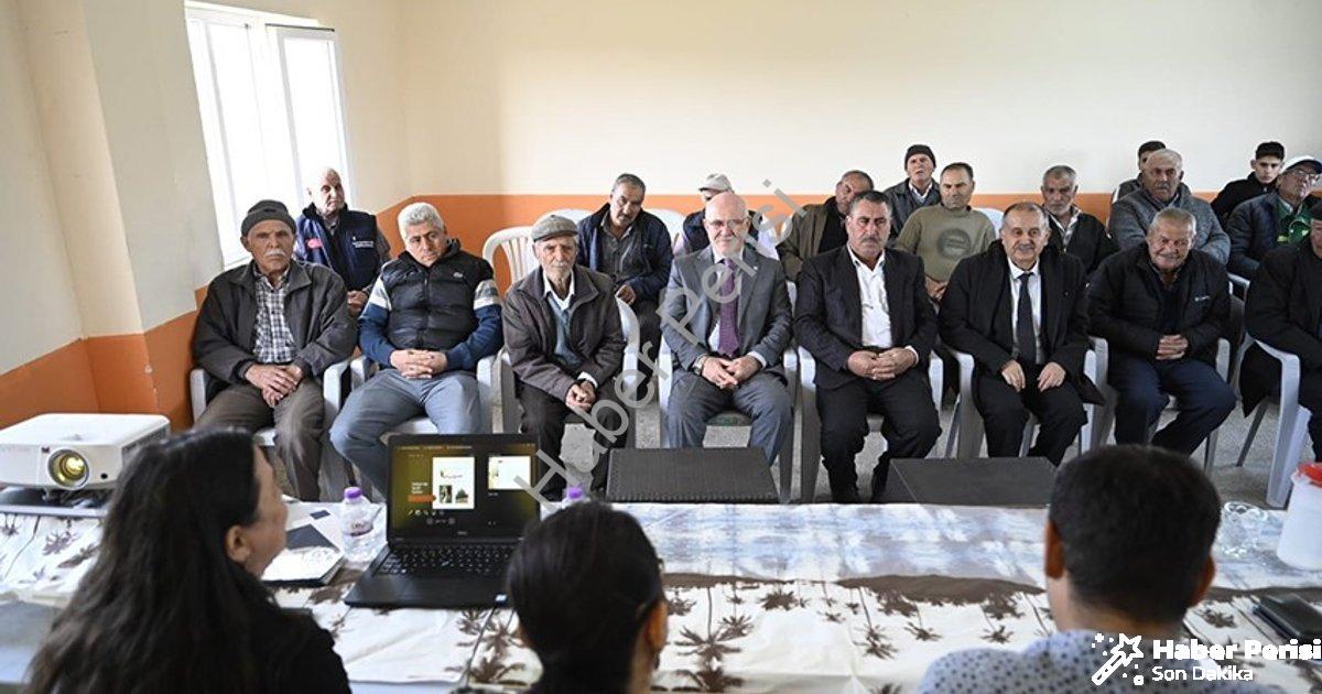 "Uşak Üniversitesi Akademisyenleri Yeniköy'de Çiftçilerle Buluştu" başlıklı haber için fotorealistik