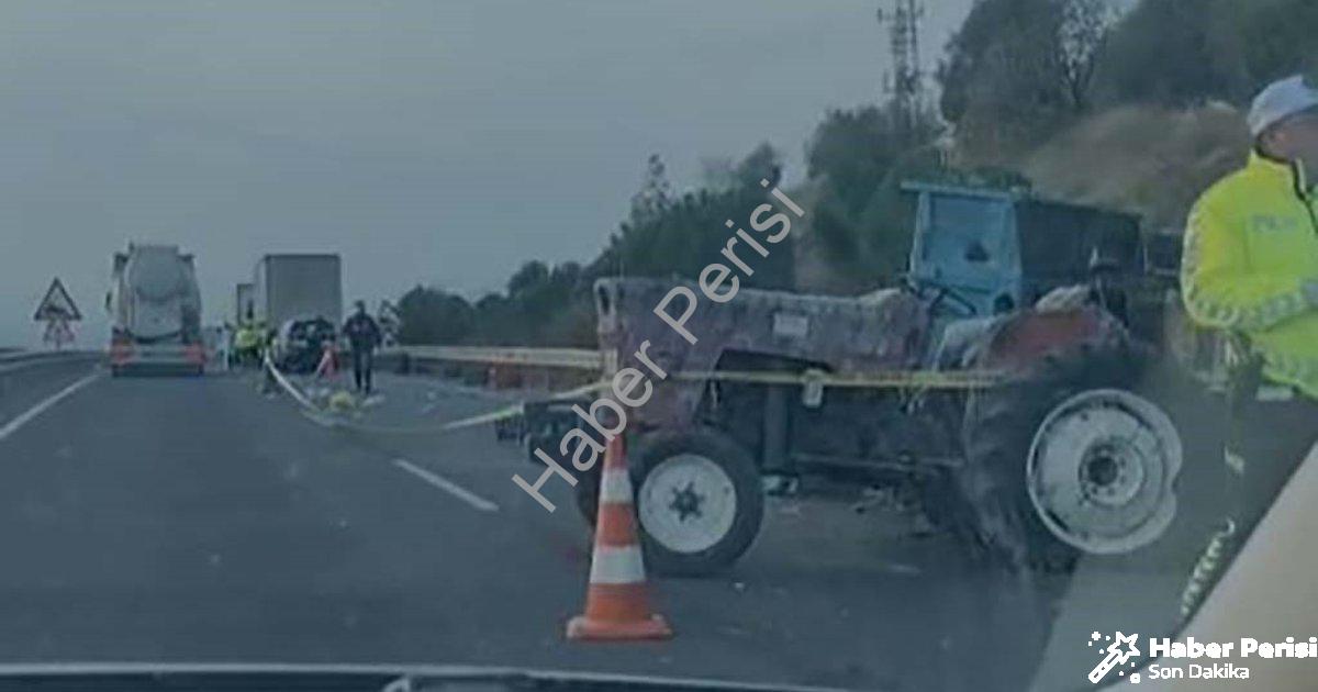 "Akhisar'da Korkunç Zincirleme Kaza: 1 Can Kaybı, 8 Yaralı" başlıklı haber için fotorealistik, profe