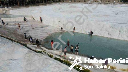 Pamukkale Asyalı Turistlerin Gözdesi Oldu: Beyaz Cennet Büyülüyor