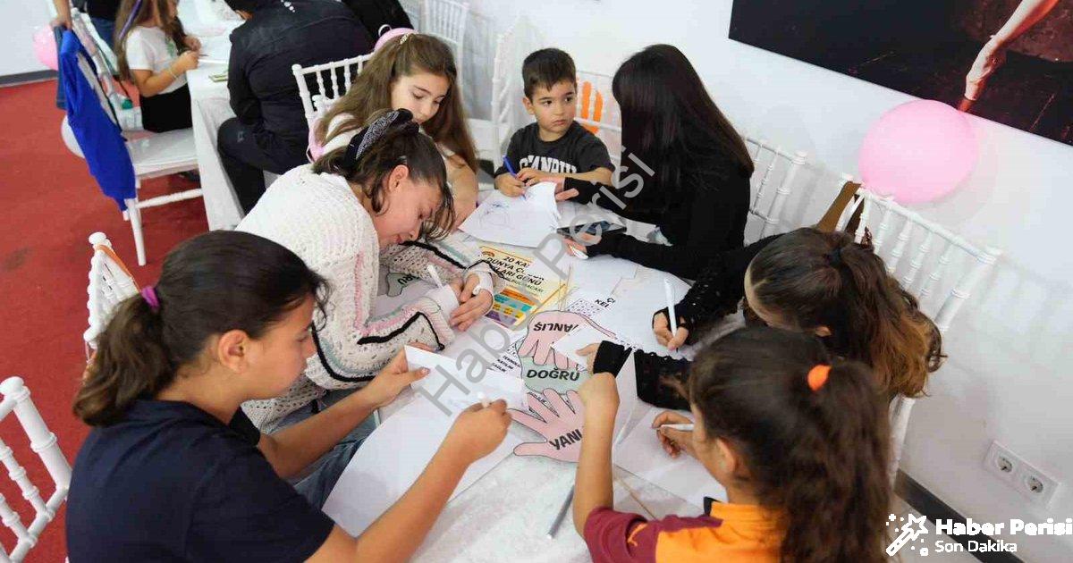 "Didimli Miniklerin Kaleminden Başkan Gençay'a Özel Mektuplar" başlıklı haber için fotorealistik, pr