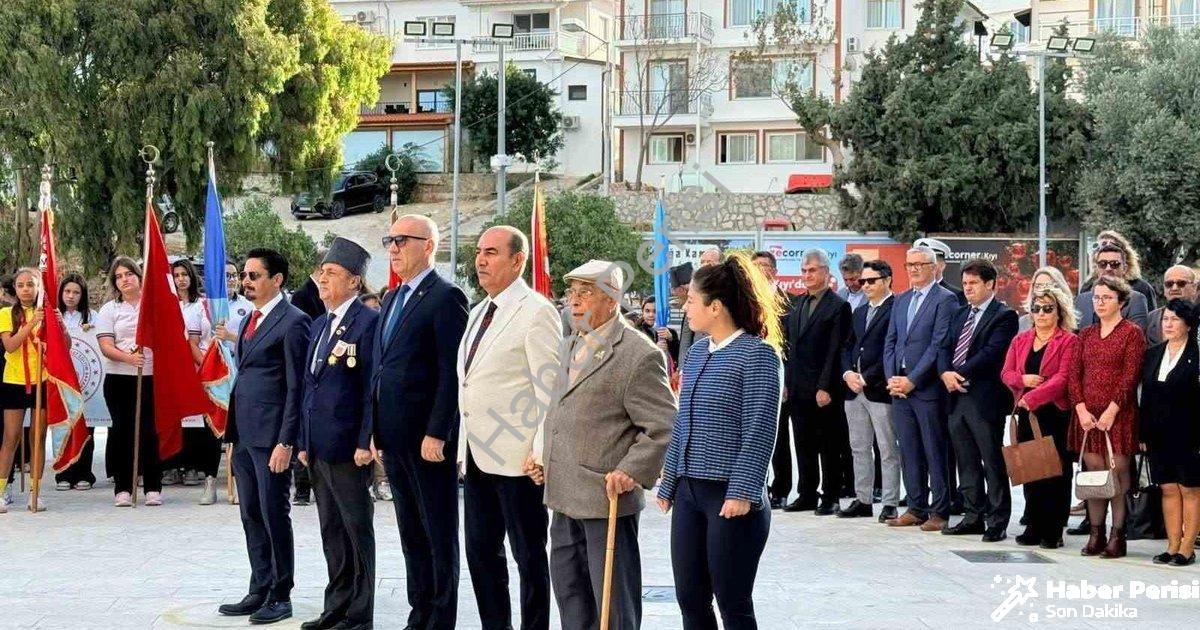 "Datça’da Coşkulu Öğretmenler Günü Kutlamaları Gerçekleşti" başlıklı haber için fotorealistik, profe