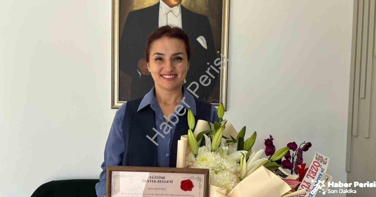 "MTK Koleji Velilerinden Anlamlı Öğretmenler Günü Sürprizi" başlıklı haber için fotorealistik, profe