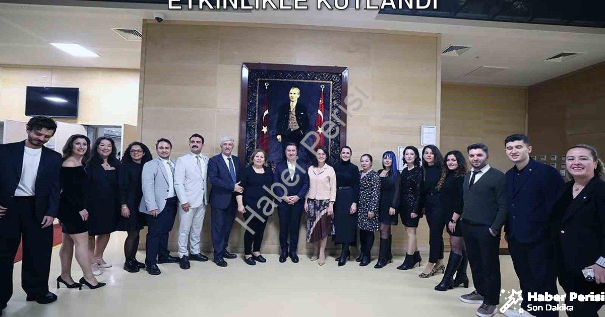 "Muğla'da Öğretmenler Günü Coşkulu Bir Etkinlikle Kutlandı" başlıklı haber için fotorealistik, profe