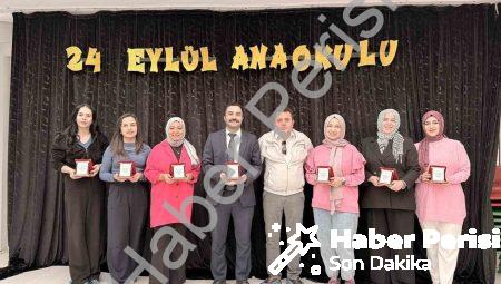 Muhtardan Öğretmenlere Anlamlı 24 Kasım Plaketi