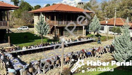 Beyağaç Belediye Başkanı Sezayi Pütün Öğretmenleri Yemekte Ağırladı