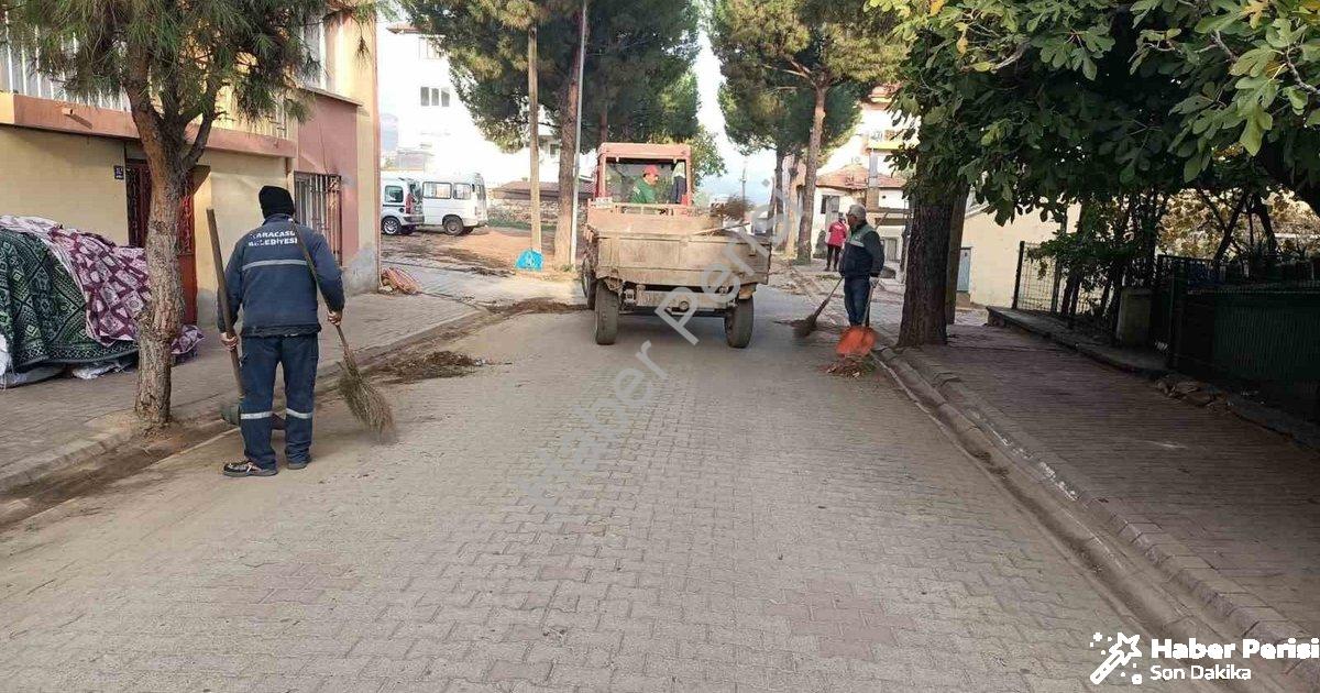 "Karacasu Belediyesi Çevre Temizliği Çalışmalarına Hız Kesmeden Devam Ediyor" başlıklı haber için fo