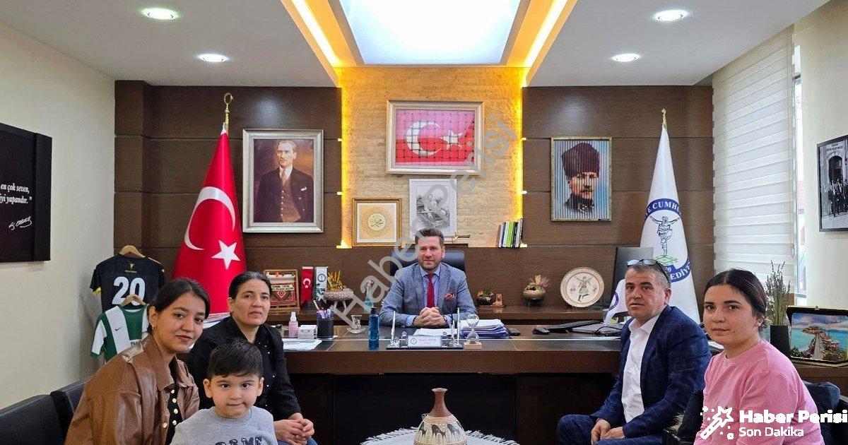 "Tavas Belediye Başkanı Kadir Tatık'tan DMD Savaşçısı Mehmet’e Gönül Kapısı" başlıklı haber için fot